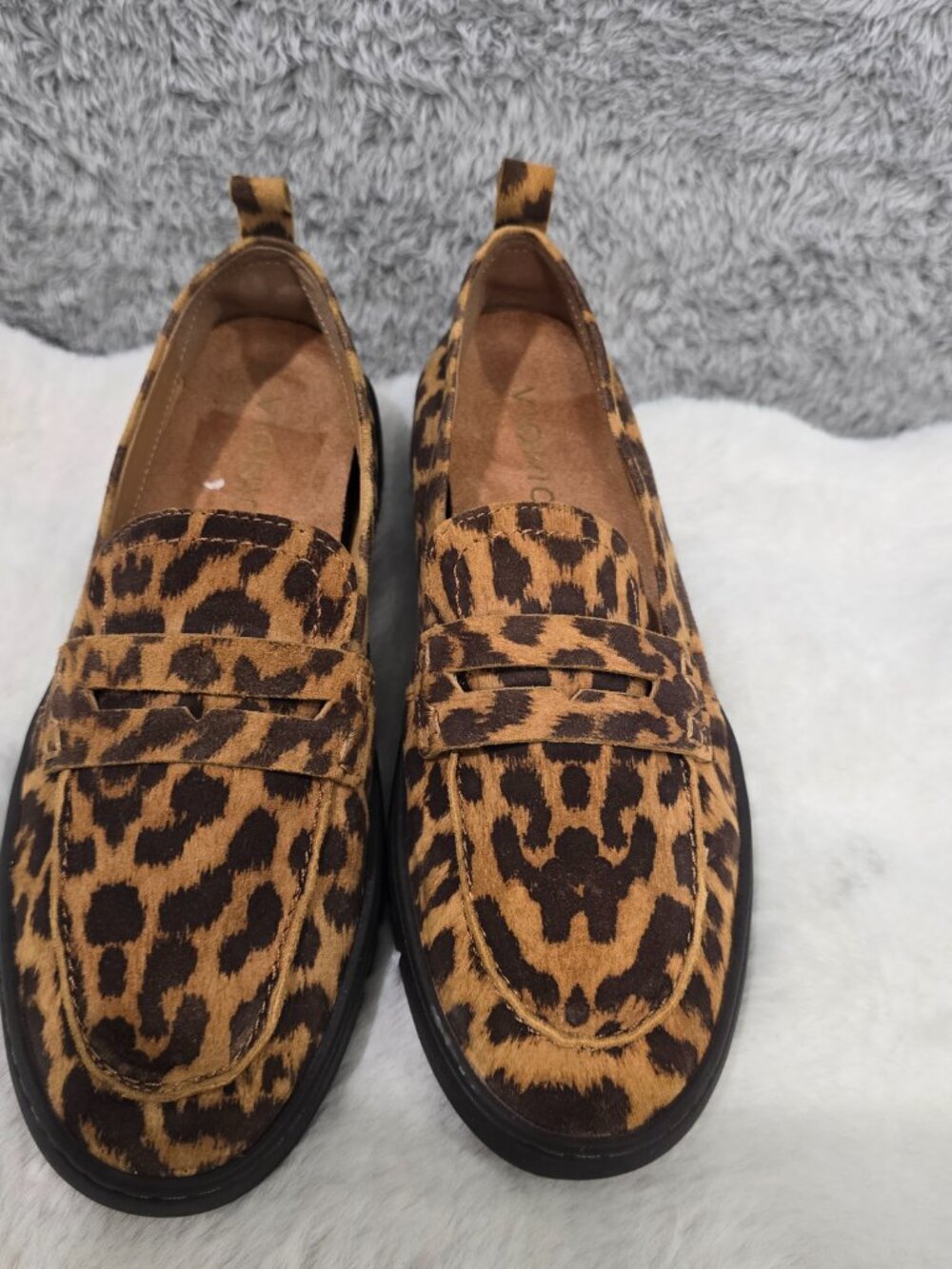 Vionic Uptown Loafer Tan Leopard Suede Women's Sizes NEW Mature Comfort - Picture 11 of 16